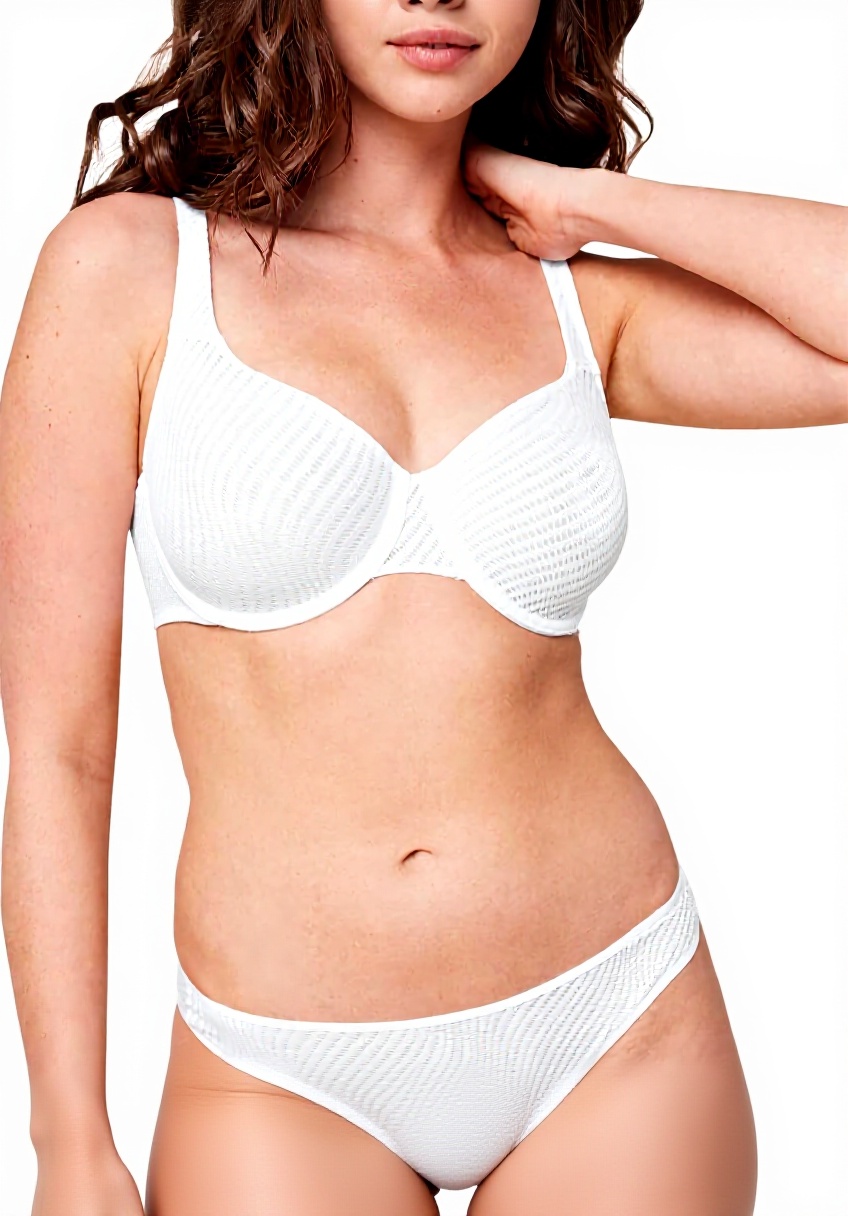 Soutien-gorge Triumph Harmony Spotlight W01 porté avec une tenue décontractée