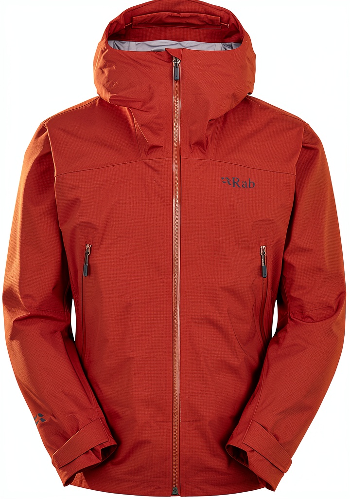 Veste Rab portée en randonnée en montagne