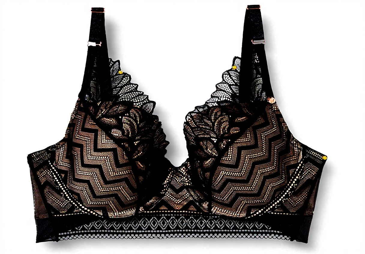 'Soutien-gorge Wonderbra Tribal Mix porté, montrant le décolleté et la dentelle'